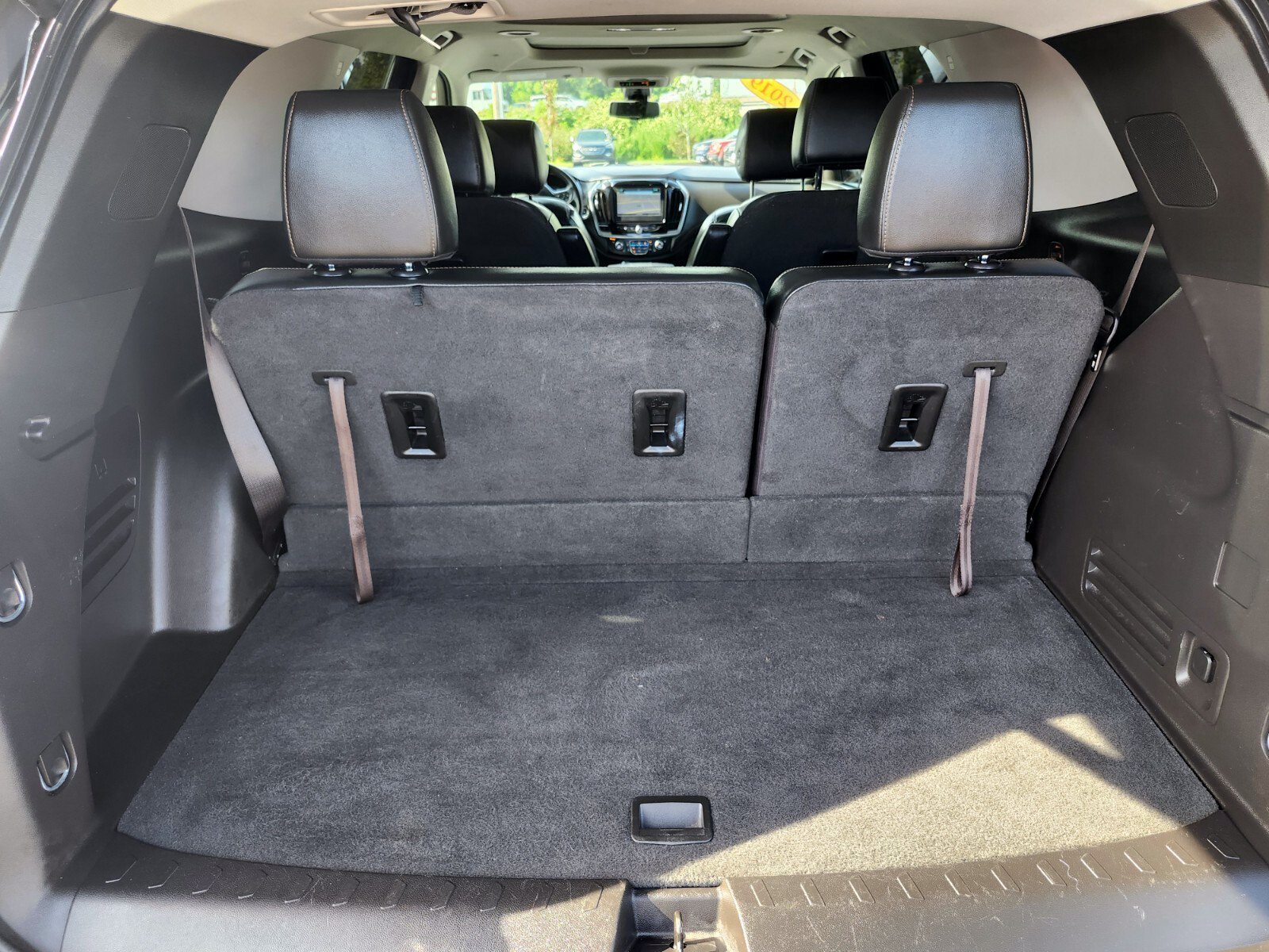 Used 2019 Chevrolet Traverse Premier w/ LPO, Floor Liner Package AWD/4WD image 32