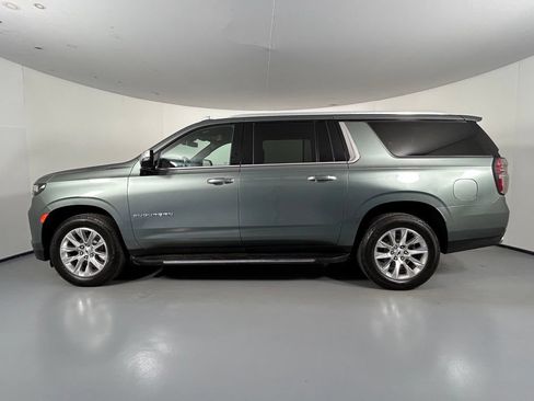 Used 2023 Chevrolet Suburban Premier AWD/4WD image 4