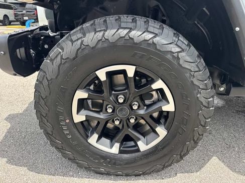 Used 2024 Jeep Wrangler Unlimited Rubicon 4xe AWD/4WD image 9