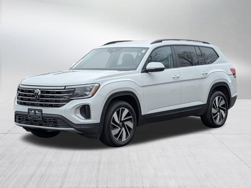 Certified 2025 Volkswagen Atlas SE AWD/4WD image 3