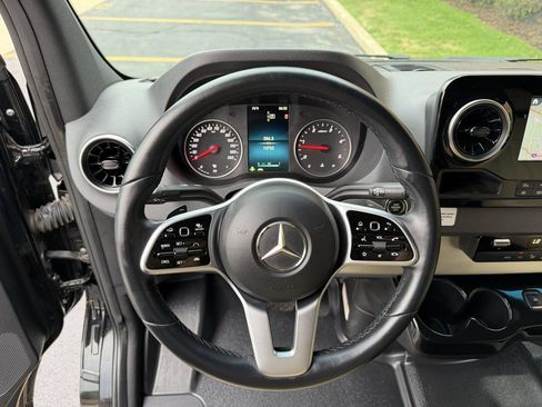 Used 2020 Mercedes-Benz Sprinter 3500 image 28