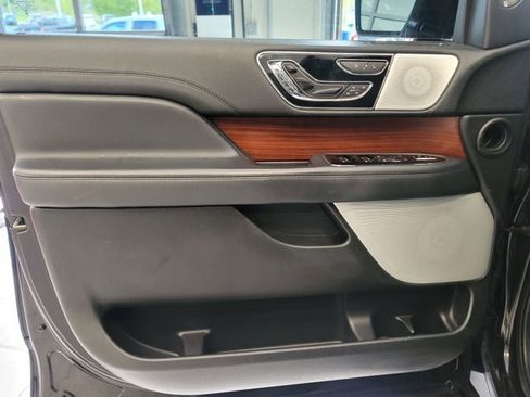 Used 2023 Lincoln Navigator Reserve AWD/4WD image 19