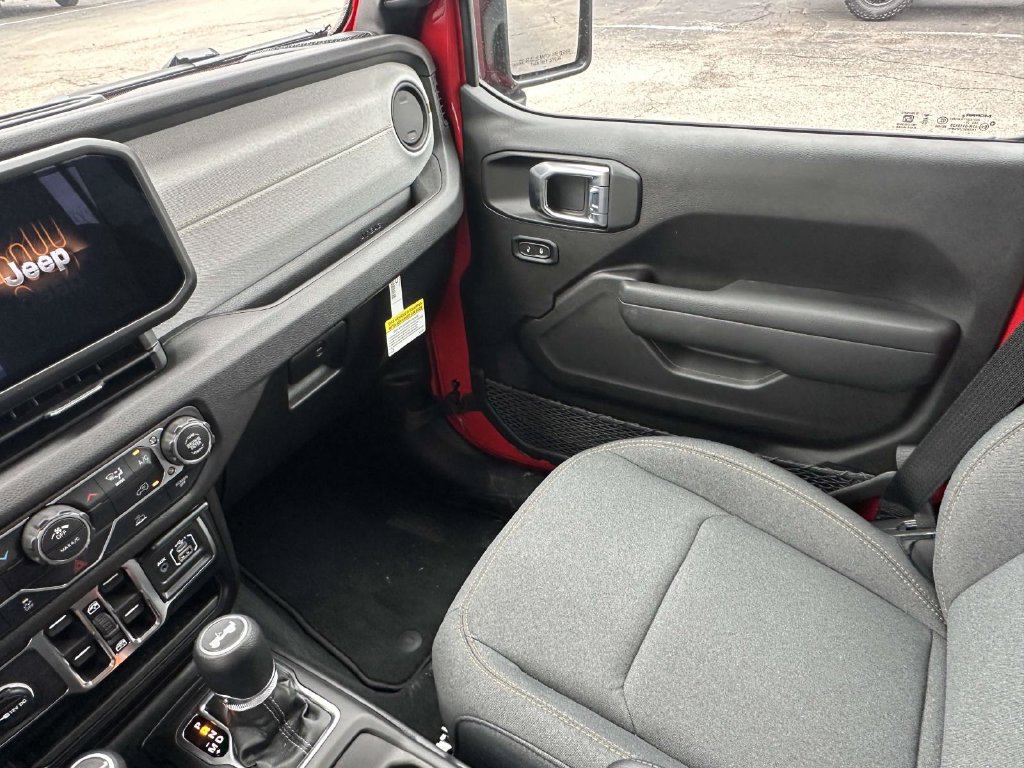 Used 2026 Jeep Wrangler Unlimited Sport AWD/4WD image 32