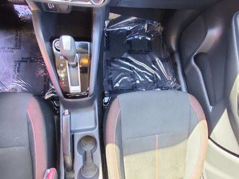 Used 2021 Nissan Versa SR image 8