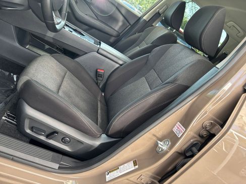Used 2025 Nissan Rogue SV FWD image 29