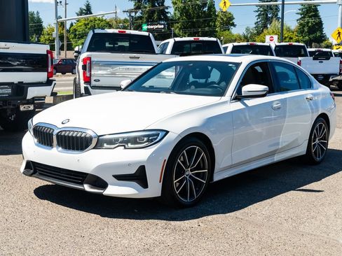 Used 2020 BMW 330i Sedan w/ Convenience Package RWD image 3