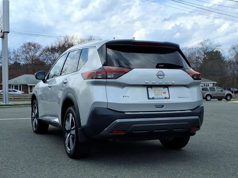 Certified 2022 Nissan Rogue SL w/ SL Premium Package AWD/4WD image 6