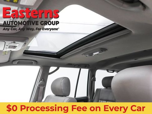 Used 2005 Toyota Land Cruiser AWD/4WD image 37