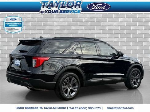 Certified 2023 Ford Explorer XLT w/ Equipment Group 202A image 3