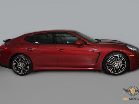 Used 2016 Porsche Panamera 4S image 4