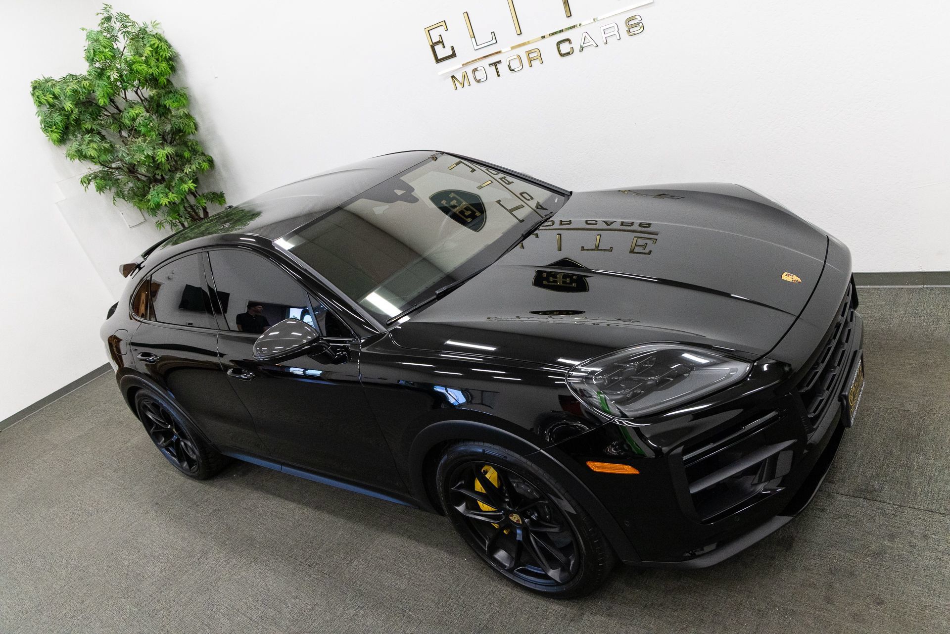 Used 2024 Porsche Cayenne Turbo GT AWD/4WD image 27