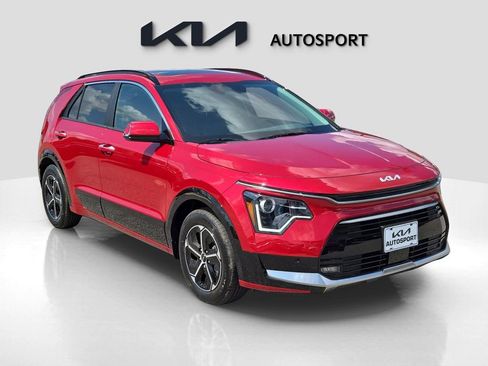 New 2025 Kia Niro SX image 3