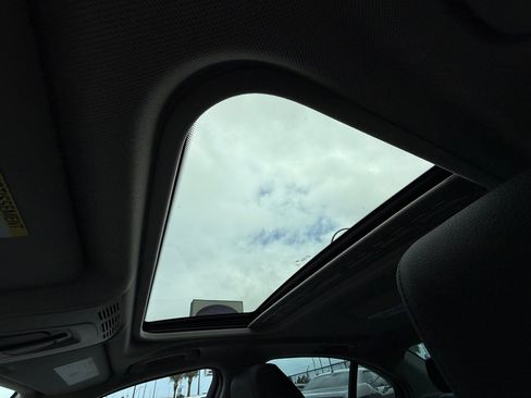 Used 2018 BMW 320i 320i Sedan image 21