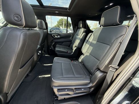 Used 2023 GMC Yukon SLT RWD image 30
