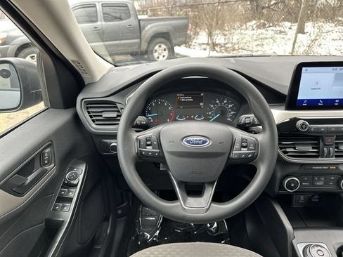Used 2022 Ford Escape SE FWD image 13
