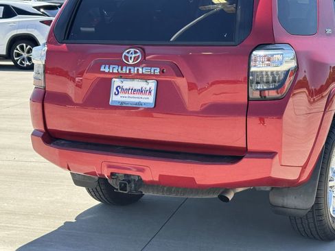 Used 2020 Toyota 4Runner SR5 AWD/4WD image 6
