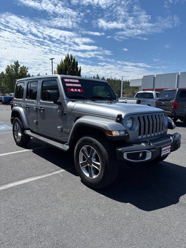 Used 2021 Jeep Wrangler Unlimited Sahara w/ Uconnect 4C Nav & Sound Group AWD/4WD image 3