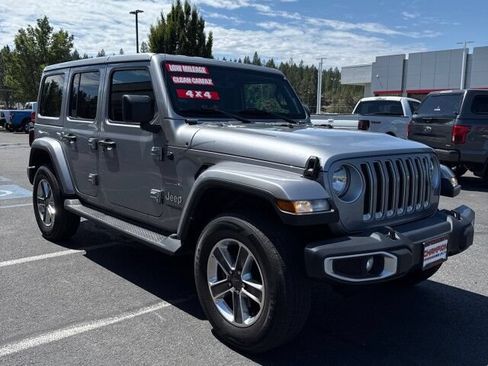 Used 2021 Jeep Wrangler Unlimited Sahara w/ Uconnect 4C Nav & Sound Group AWD/4WD image 3