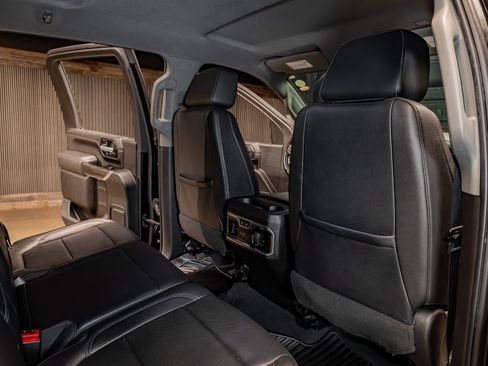 Used 2021 Chevrolet Silverado 2500 LTZ w/ LTZ Plus Package image 26