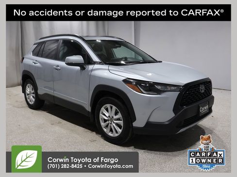 Used 2023 Toyota Corolla Cross LE w/ Moonroof Package image 1