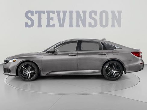 Used 2022 Honda Accord Touring image 3