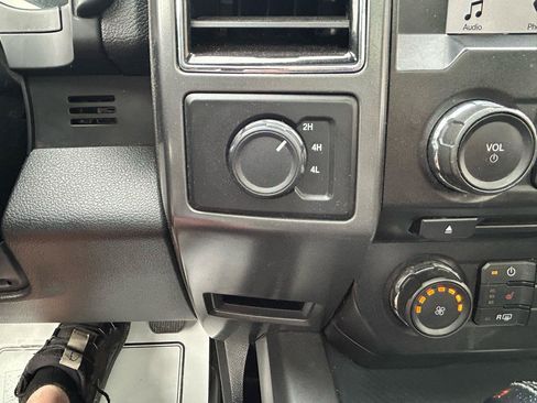 Used 2018 Ford F150 XLT w/ Equipment Group 302A Luxury AWD/4WD image 27