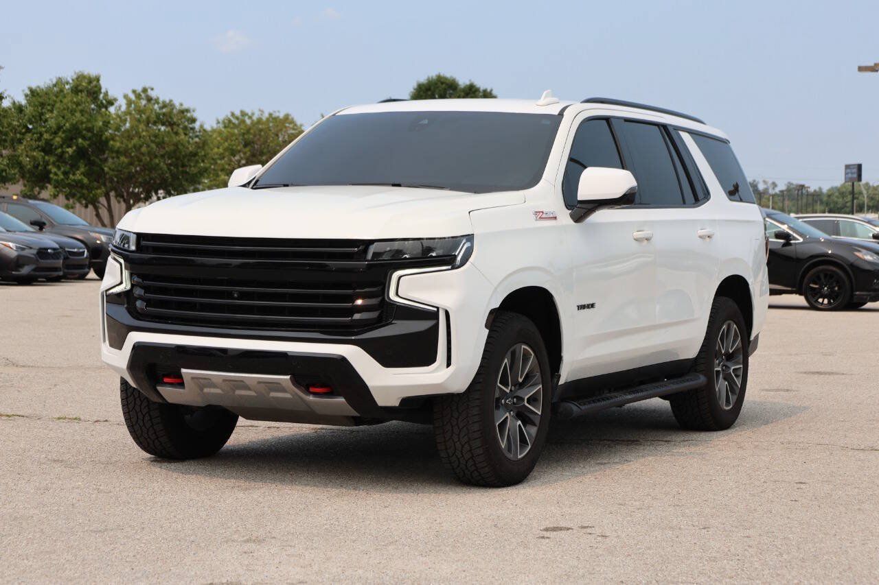 Used 2022 Chevrolet Tahoe Z71 w/ Luxury Package AWD/4WD image 6