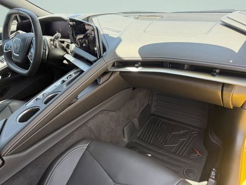 Used 2026 Chevrolet Corvette Stingray Preferred Conv w/ Z51 Performance Package RWD image 17