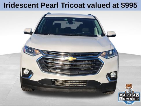 Used 2021 Chevrolet Traverse LT image 3