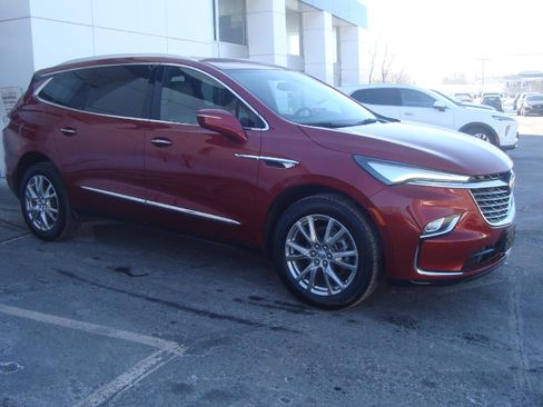 Used 2023 Buick Enclave Essence w/ Experience Buick Package image 3