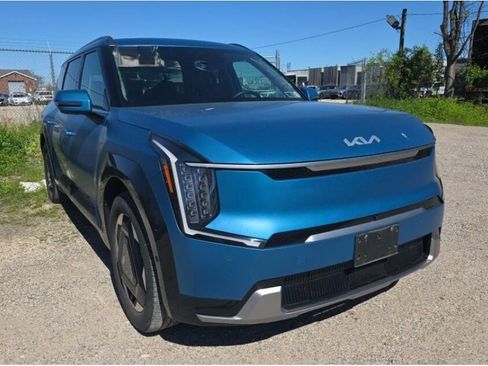 Used 2024 Kia EV9 Land AWD/4WD image 2