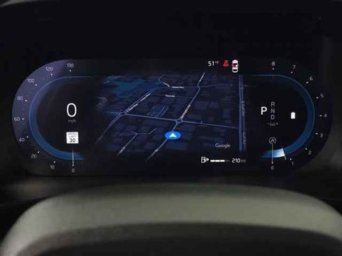 Certified 2025 Volvo XC40 B5 Core image 22