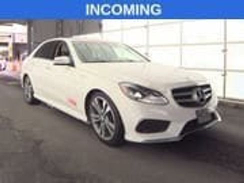 Used 2016 Mercedes-Benz E 350 Sedan w/ Premium Package image 3