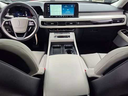 New 2026 Lincoln Aviator Reserve image 8