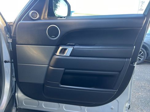 Used 2019 Land Rover Range Rover Sport HSE Dynamic image 11