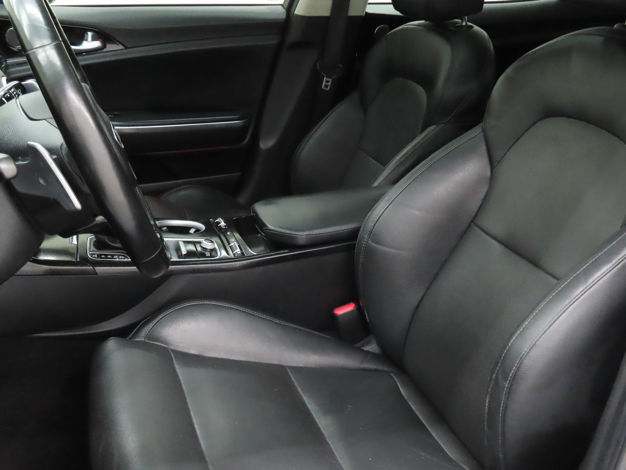 Used 2018 Kia Stinger Premium AWD/4WD image 11