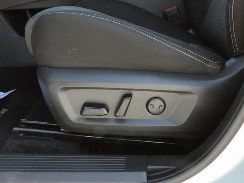 Used 2024 Nissan Rogue SV image 7