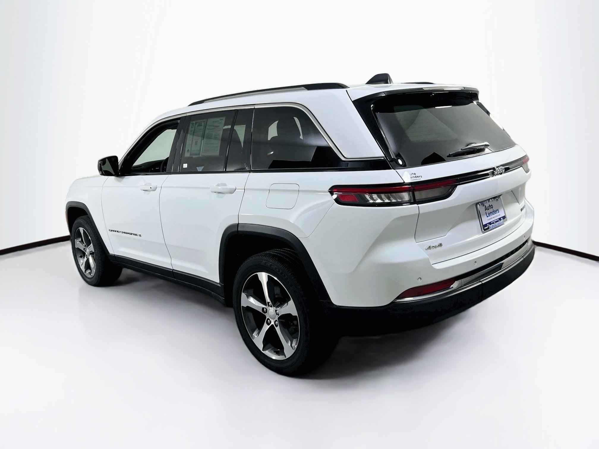 Used 2023 Jeep Grand Cherokee Limited AWD/4WD image 7
