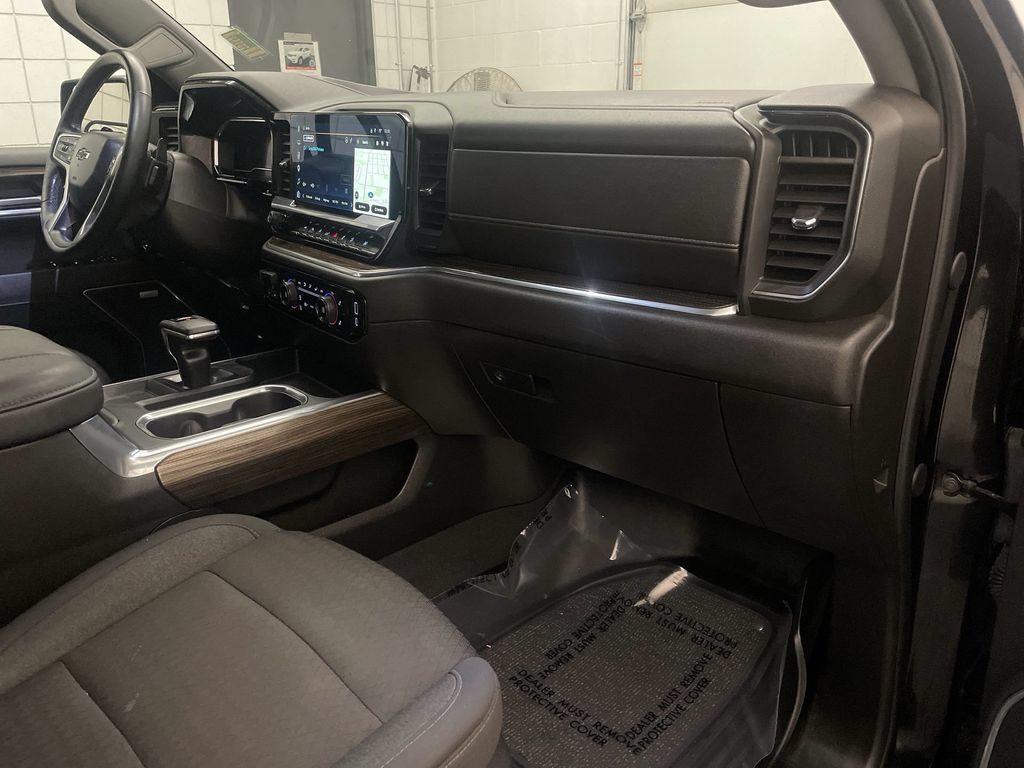 Used 2024 Chevrolet Silverado 1500 RST AWD/4WD image 23