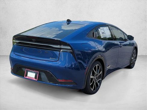 New 2026 Toyota Prius Plug-In Hybrid FWD image 5