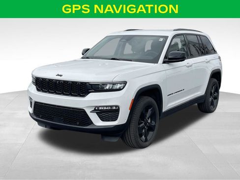 Used 2023 Jeep Grand Cherokee Limited w/ Luxury Tech Group II image 4