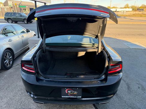 Used 2016 Dodge Charger SXT image 27