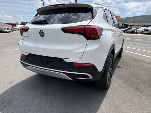 Used 2022 Buick Encore GX Select AWD/4WD image 3