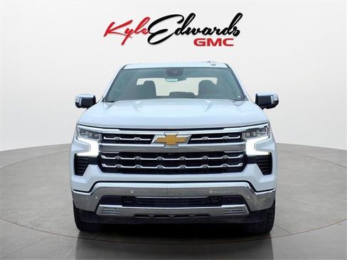 Used 2022 Chevrolet Silverado 1500 LTZ image 2