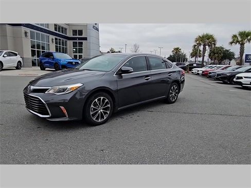 Used 2018 Toyota Avalon XLE image 35