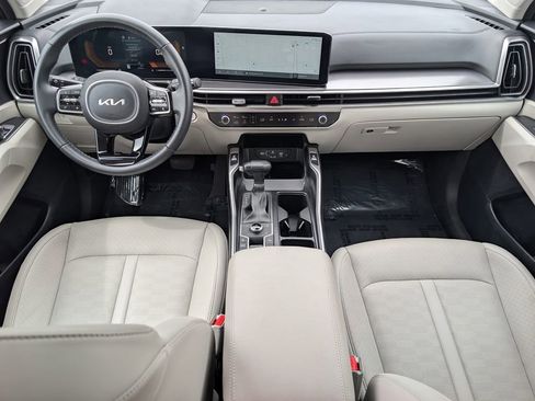 Certified 2025 Kia Sorento S w/ Panoramic Sunroof Package image 23