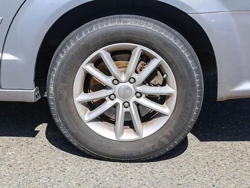 Used 2014 Dodge Grand Caravan SXT w/ Rear Park Assist Package FWD image 12
