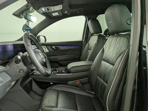 Certified 2025 Buick Enclave Avenir w/ Super Cruise Package AWD/4WD image 17