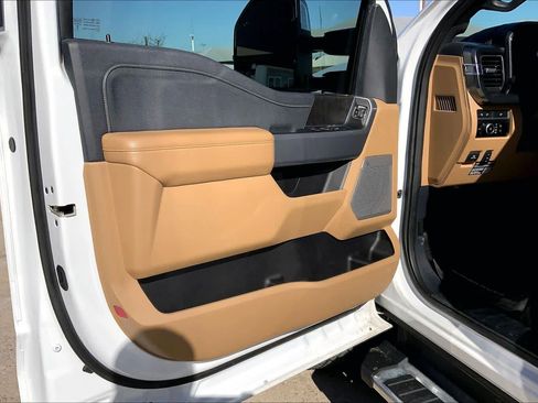 Used 2023 Ford F250 Lariat w/ Chrome Package image 22