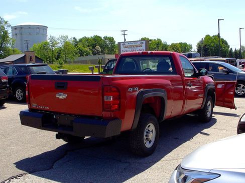 Used 2009 Chevrolet Silverado 2500 W/T w/ Snow Plow Prep Package AWD/4WD image 3